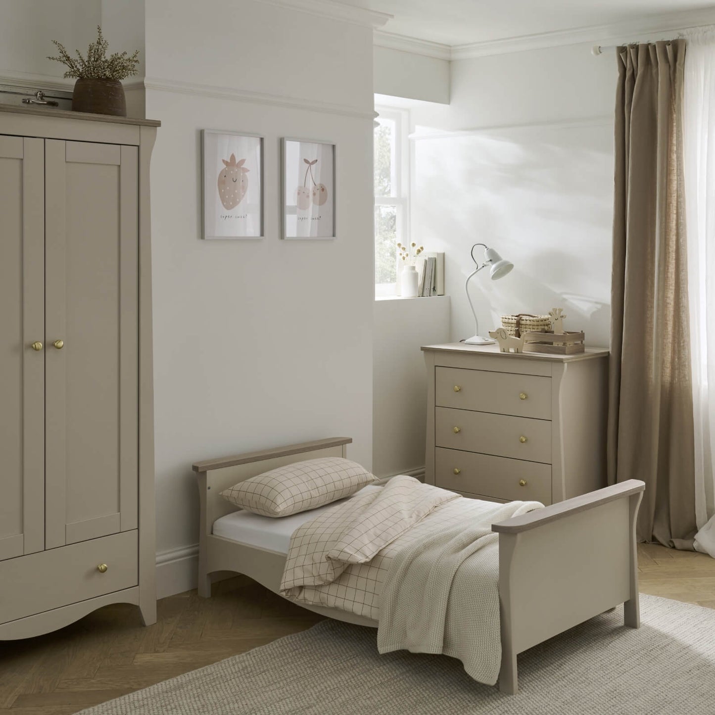 CuddleCo Clara 2pc Set 3 Drawer Dresser & Cot Bed - Cashmere/Ash
