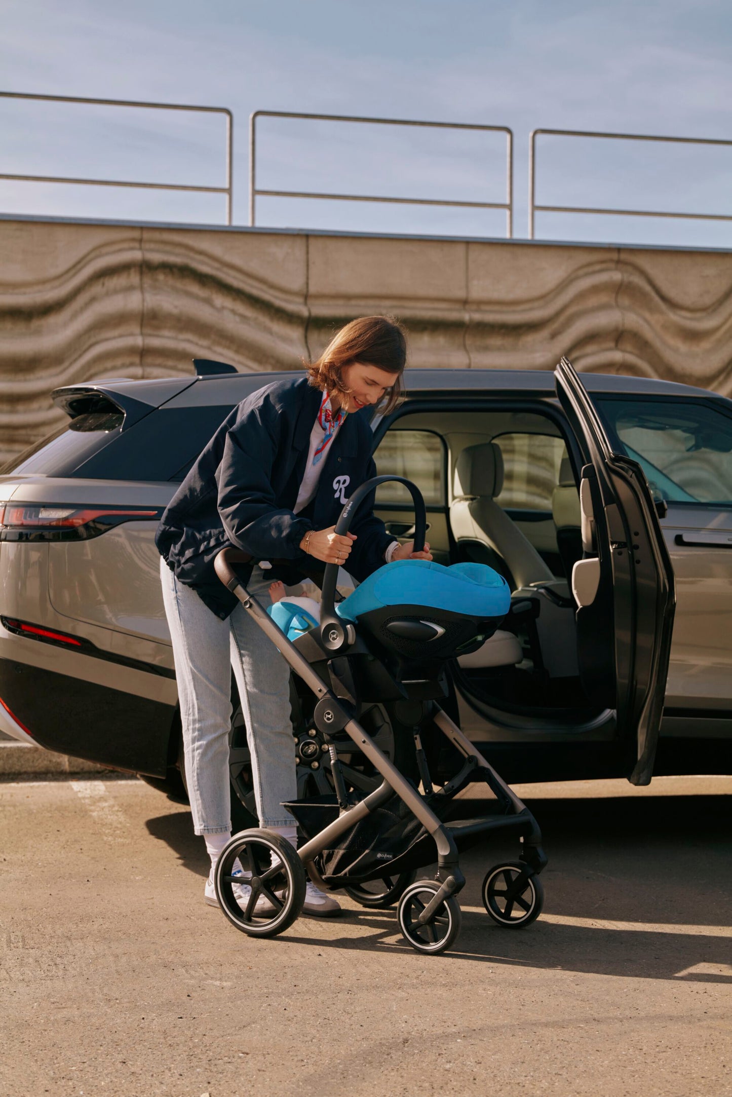 Cybex Cloud G i-Size Car Seat - Moon Black