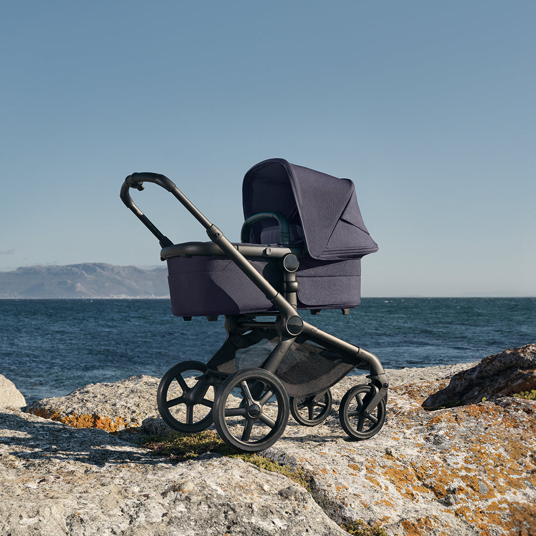 Bugaboo Fox 5 Renew Complete Pushchair Bundle & Free Bugaboo Giraffe Baby Rocker - Black/Deep Indigo
